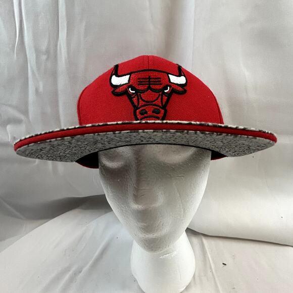 Chicago BULLS Cap Mitchell & Ness Red Retro gray bill Vietnam wool blend - Picture 4 of 8